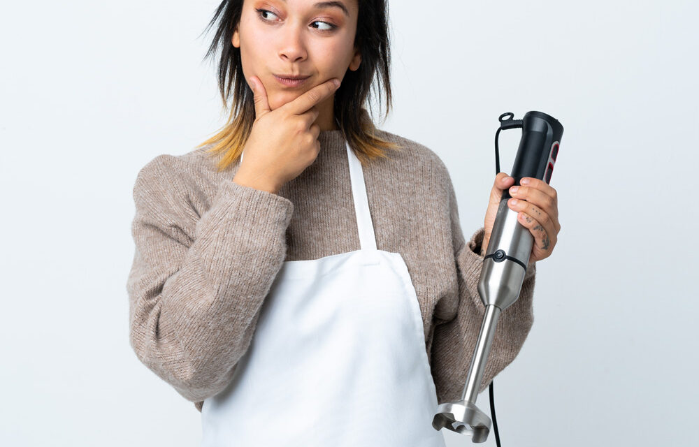 Blender ręczny czy kielichowy – jak wybrać najlepszy